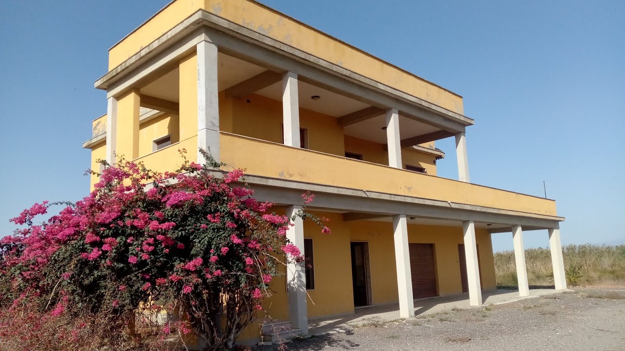 VILLA NUOVISSIMA ABBANDONATA