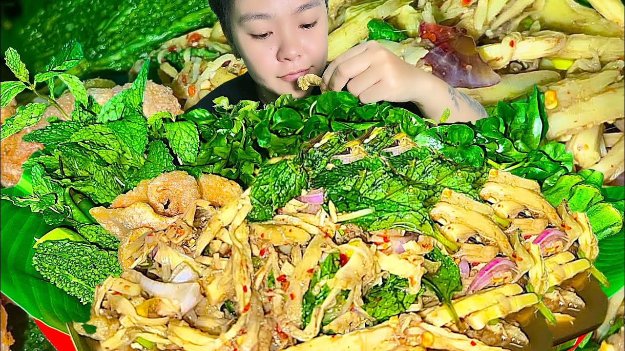 ซุปหน่อไม้เเกล้มเเคบหมู หอมปลาร้าข้าวคั่วผักสดๆเเซ่บเข้ากันคักอีหลีจ้า