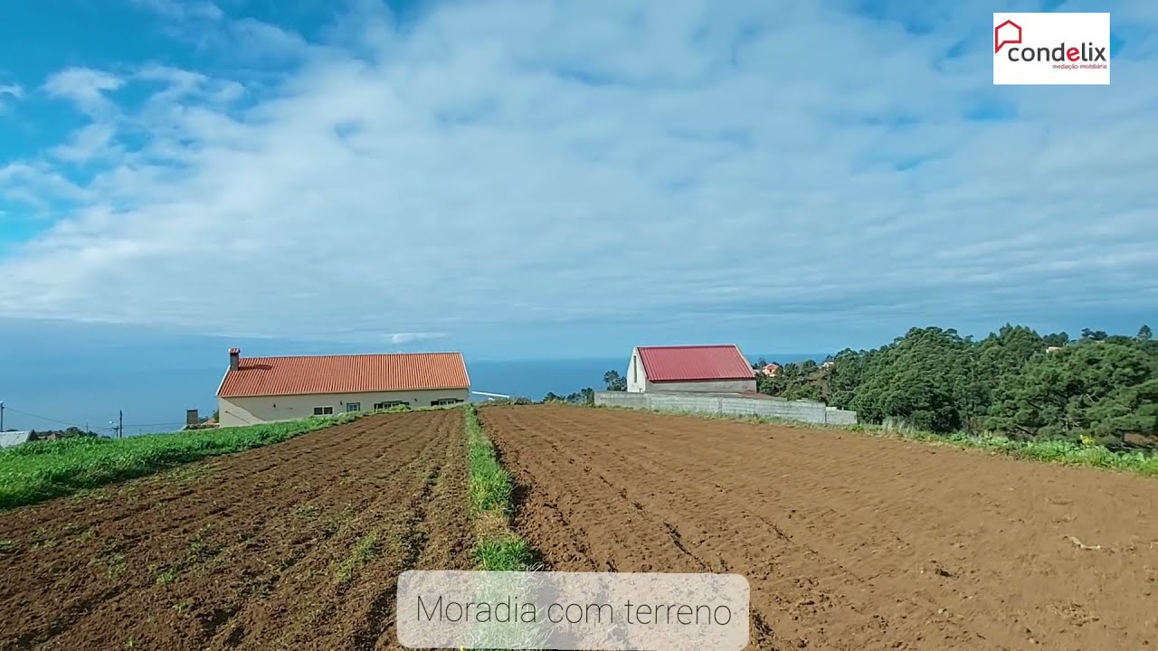 Moradia com terreno na Fajã da Ovelha