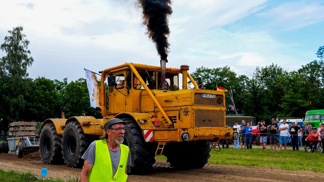 Kirowez K-700 bei Traktor Pulling in Alt Tucheband, Deutschland, 2024