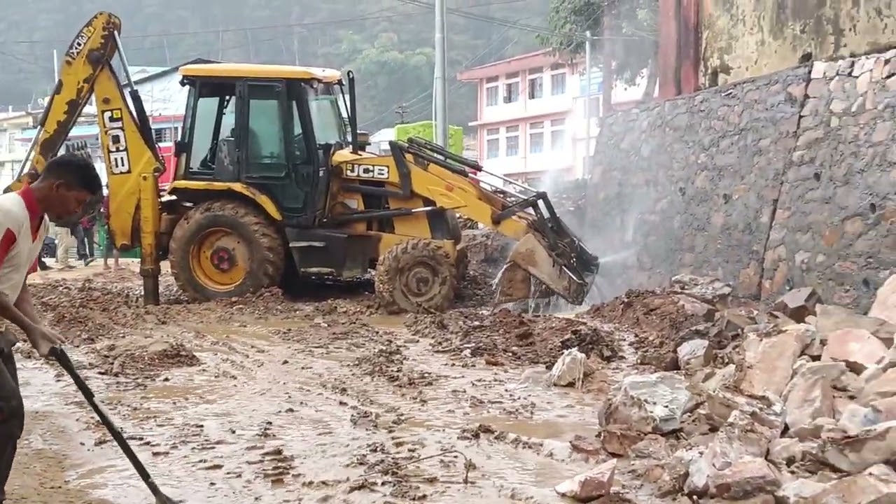 Lah shu tap Tang daka JCB tang ban la lait Twa ka kynroh Add Shillong Laban