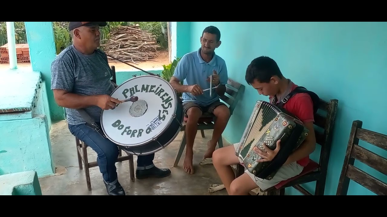 Benedito e igor em sua casa tocando muito forr&oacute; 🎵🎶