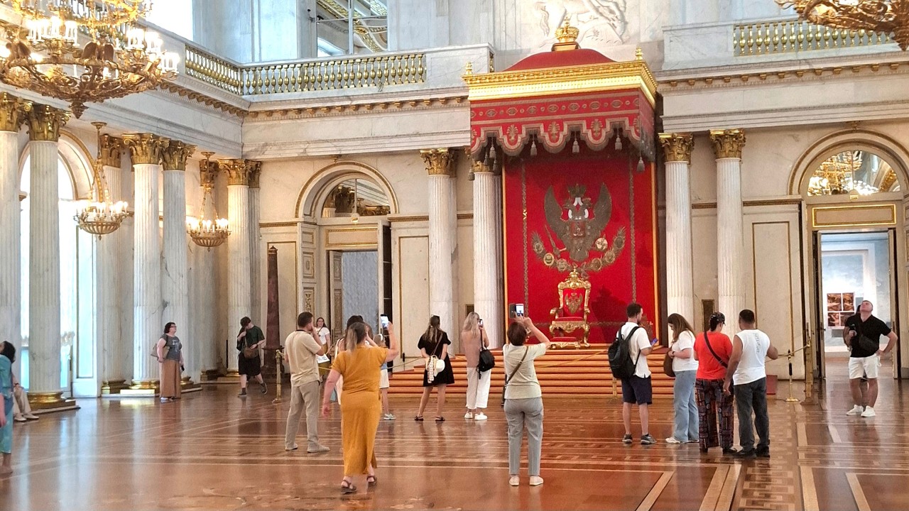 В Эрмитаже.