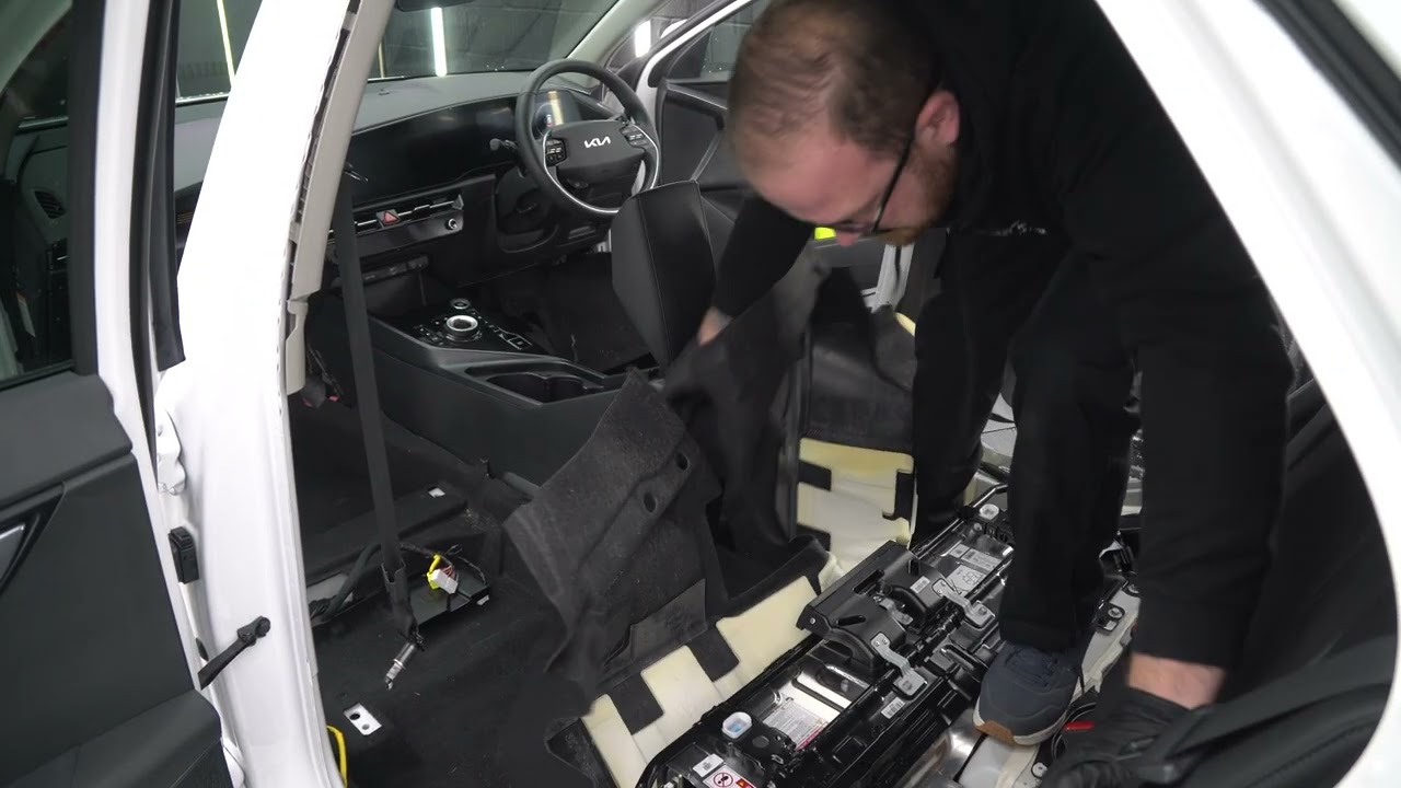 KIA Niro затопило?! Полностью разобрал салон после сильного затопления! 😱