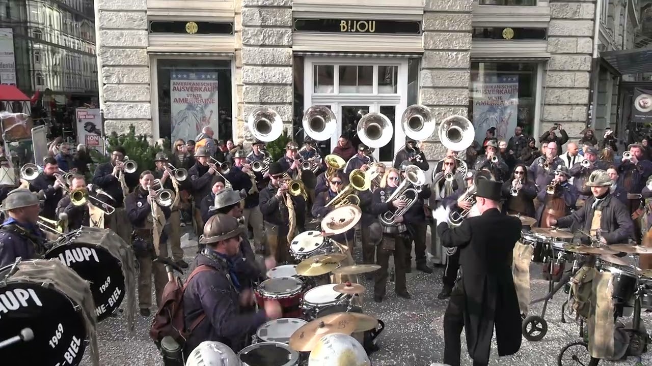 Tschaupi Clique Bienne / Carnaval Bienne 2026 Place Centrale Part2