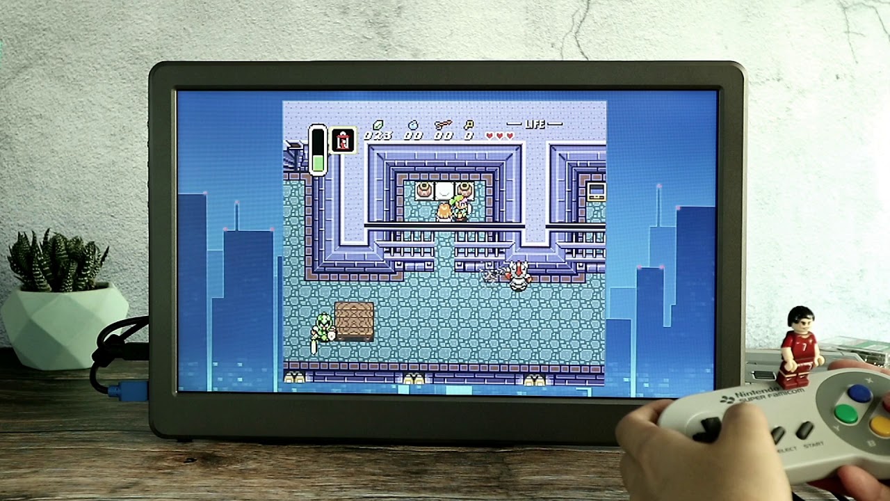 Play Super Famicom mini on 15.6 inch portable monitor- GeChic