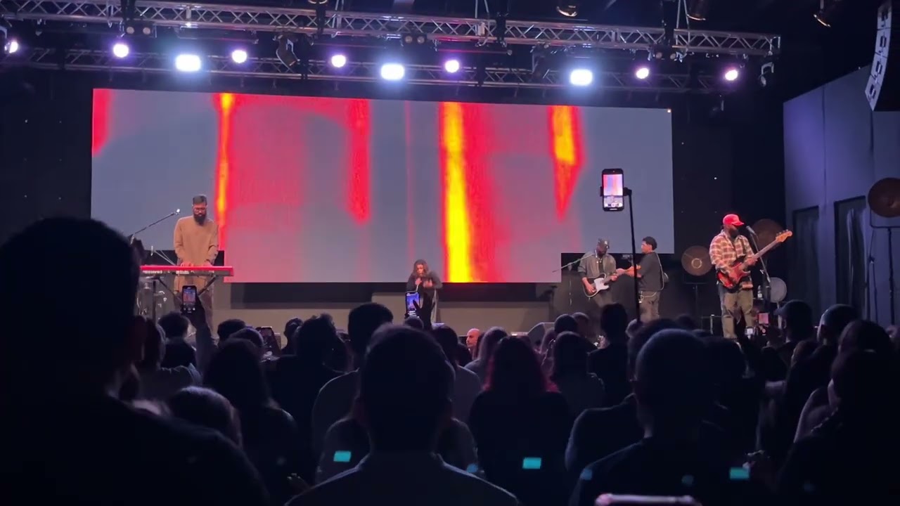Mesías (Live) - Averly Morillo 2025 /  Leña Nueva Gira ( Milano )