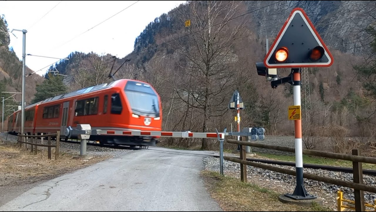 Bahnübergang Malans (CH) // Swiss Railroad Crossing