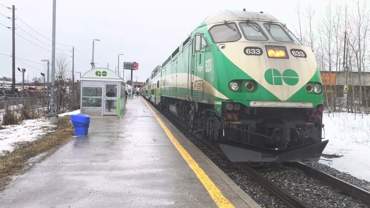 GO Train MP40PH 633 Arriving And Departure Oriole GO Station Pulling 10 Cars Train New Cab Car 317
