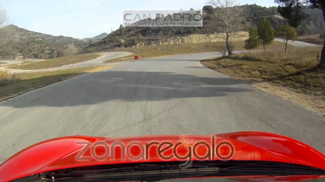 Conducir en el circuito de Can Padró, en Barcelona