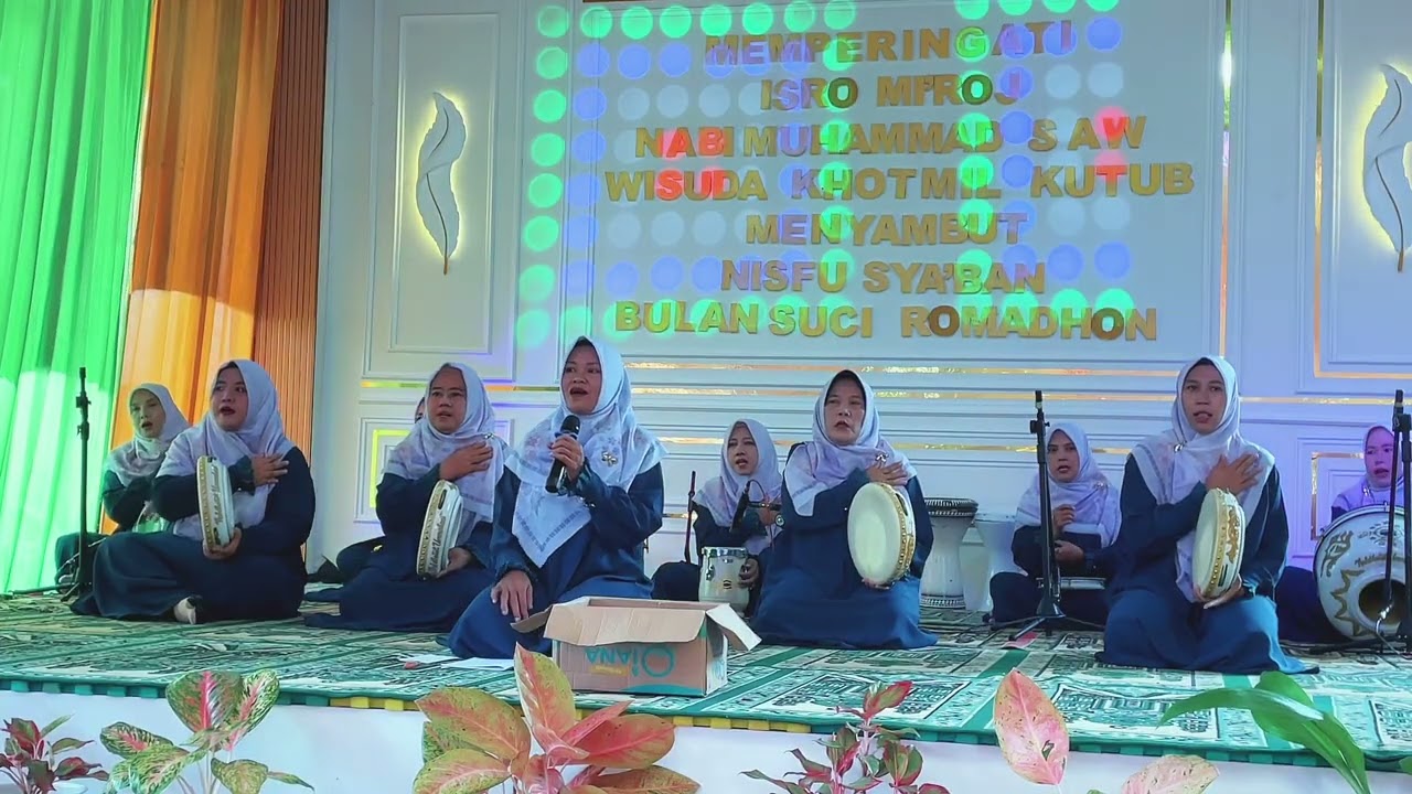 Group hadroh Ibu Ibu NAHDHATUL UMMAHAT Ponpes AL MUSADADIYYAH