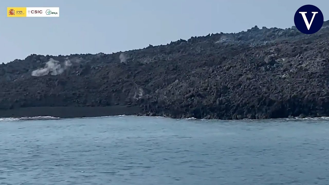 Captan la formación de playas en la fajana formada por la lava del volcán de La Palma
