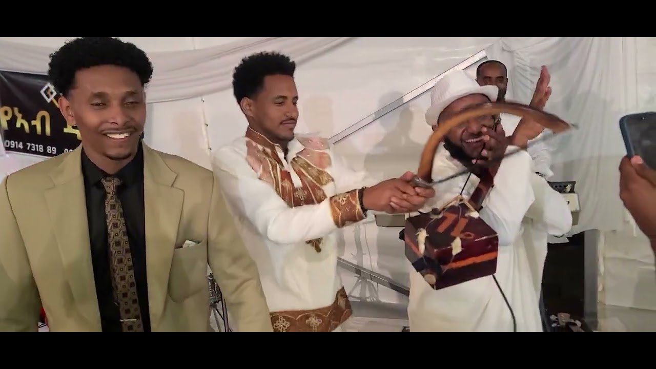 ተክለሃይማኖት ክንፈ ን ሚላዉ ጥቁርየ ን ጭራ በቲኾምዋ