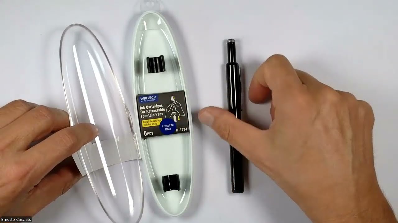 Prove e rese di scrittura con Stilografica Writech a pennino retrattile.