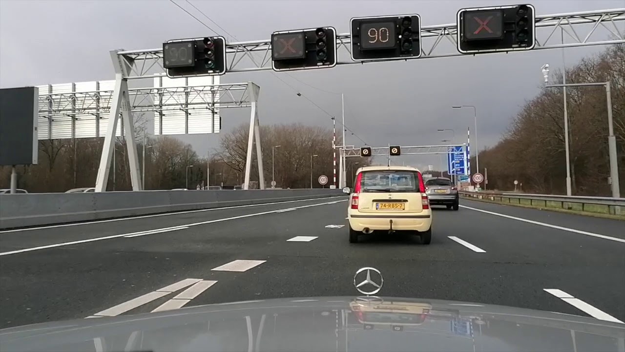 Cruising with the 1992 Mercedes-Benz W124 220E. Haarlem Noord, Velsertunnel. Short drive.