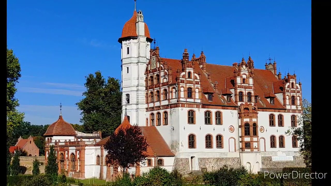 Wunderschönes Mecklenburg Okt. 21 / Rundgang um Schloss Basedow