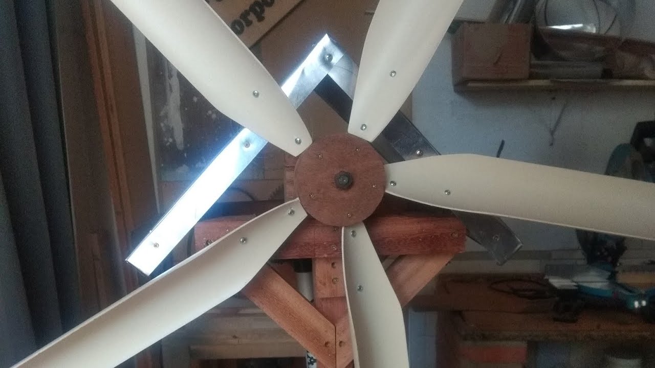 Como fazer hélice de madeira  passo a passo. how to make wooden propeller step by step.  ￼