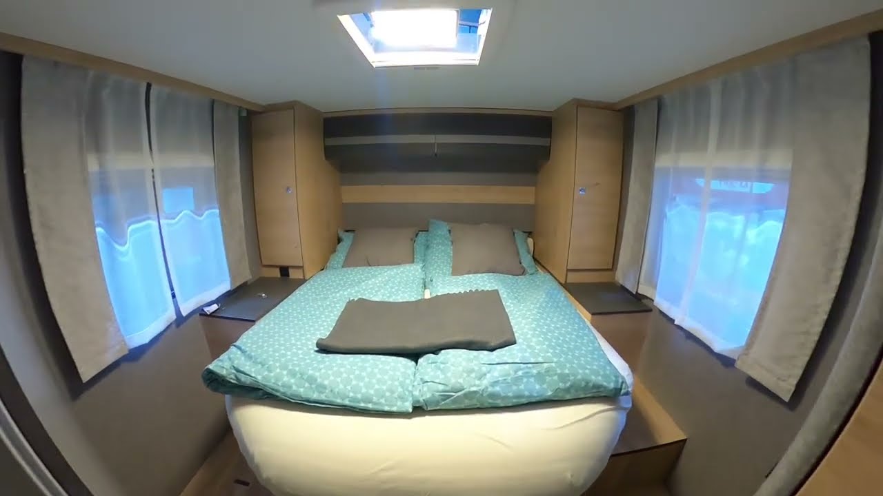 Large family motorhome - Dethleffs Just Go 7055 DBL