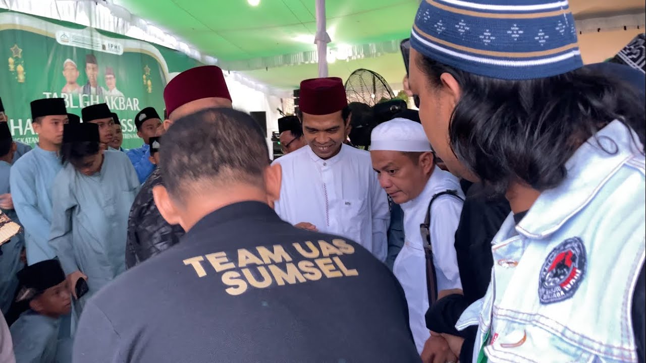 KEDATANGAN USTADZ ABDUL SOMAD DI BANGKA BELITUNG DAN BERKESEMPATAN UNTUK BERSALAMAN KEPADA BELIAU
