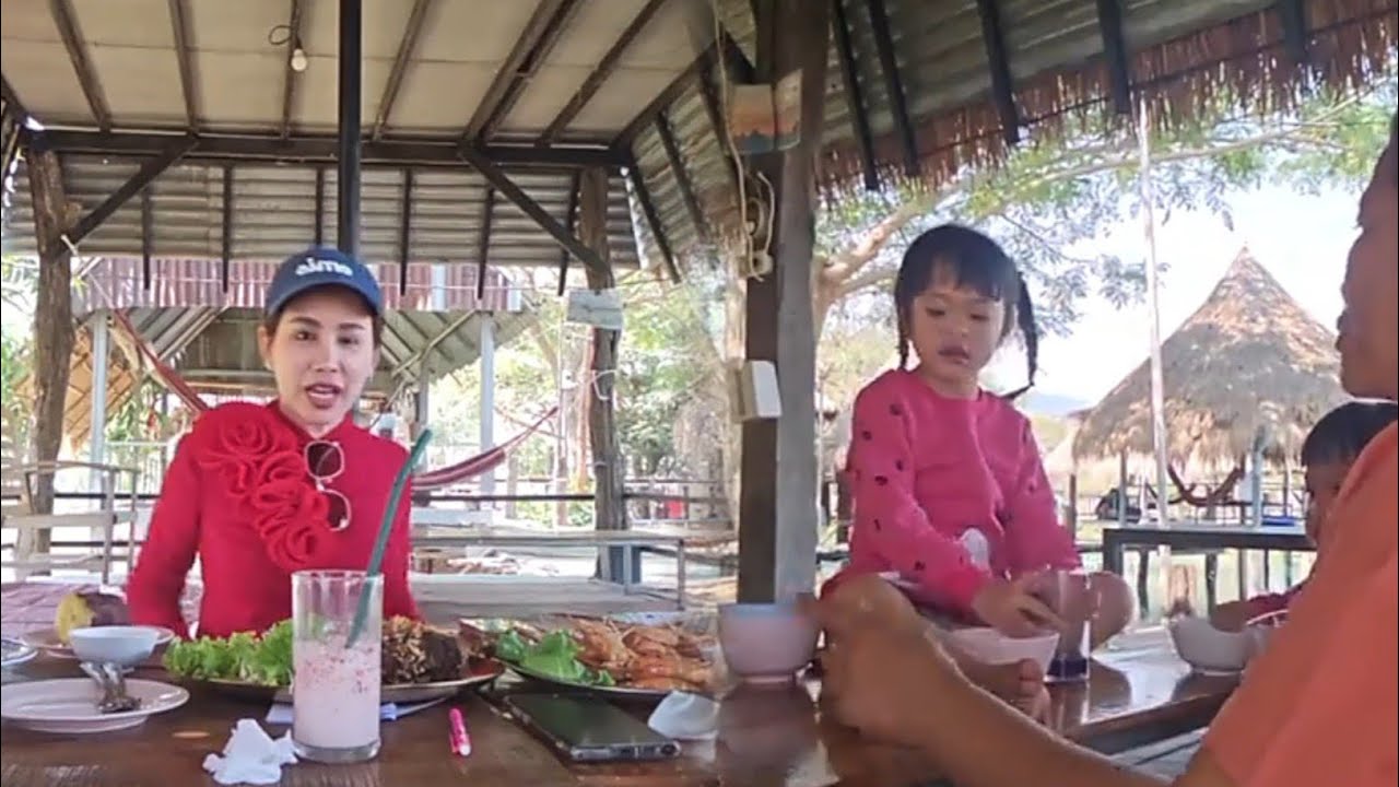 น่าเที่ยวบรรยากาศดีมาก #น้องพลอยน้องเพชร 