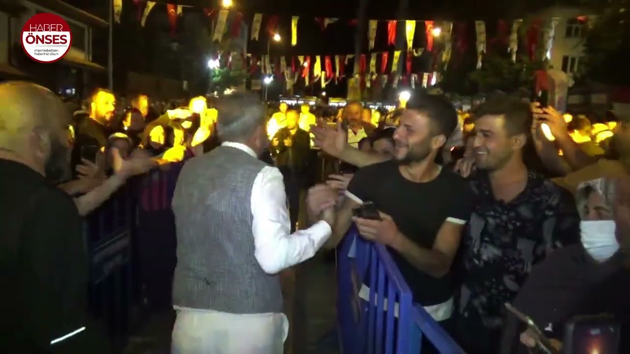 Ünlü sanatçı Yavuz Bingöl Hüyük’ü salladı