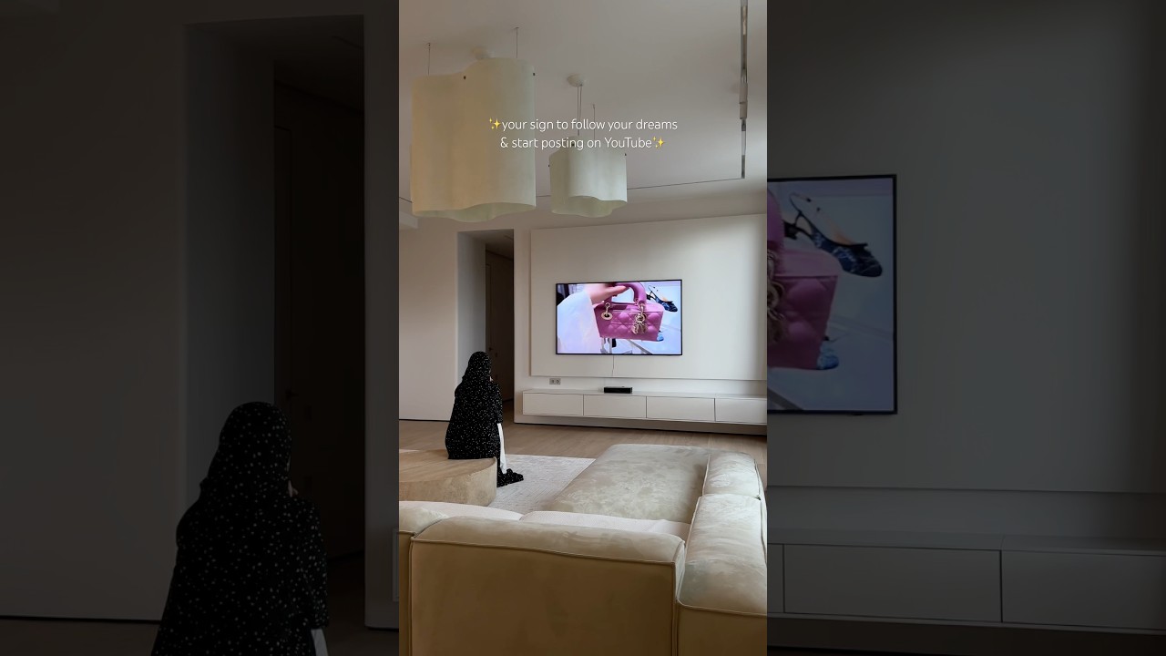 pov:you found your new favorite YouTuber #vlog #dailyvlog #dubaivlog #mydubai #aestheticvideo #abaya