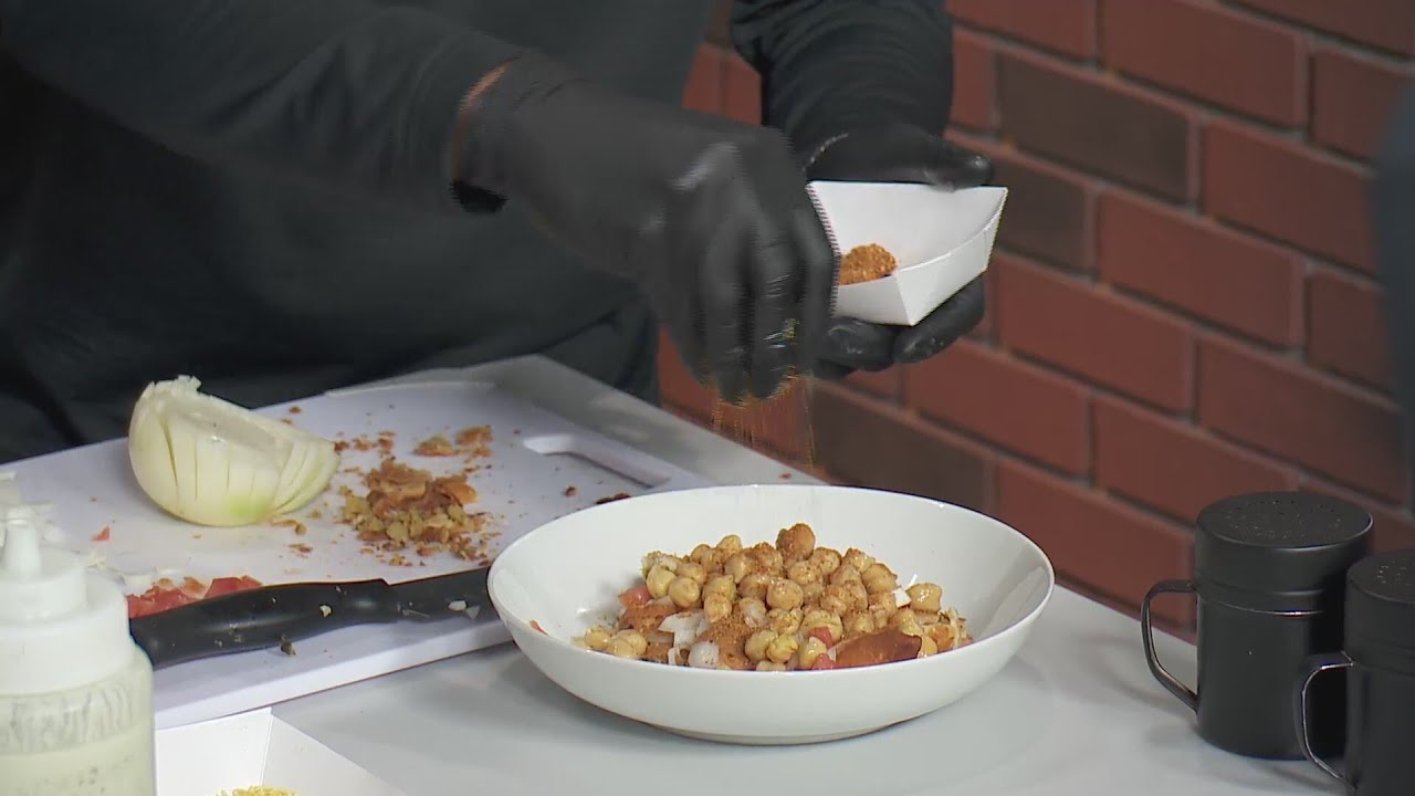 Lunchbreak:  Samosa Chaat & Pani Puri