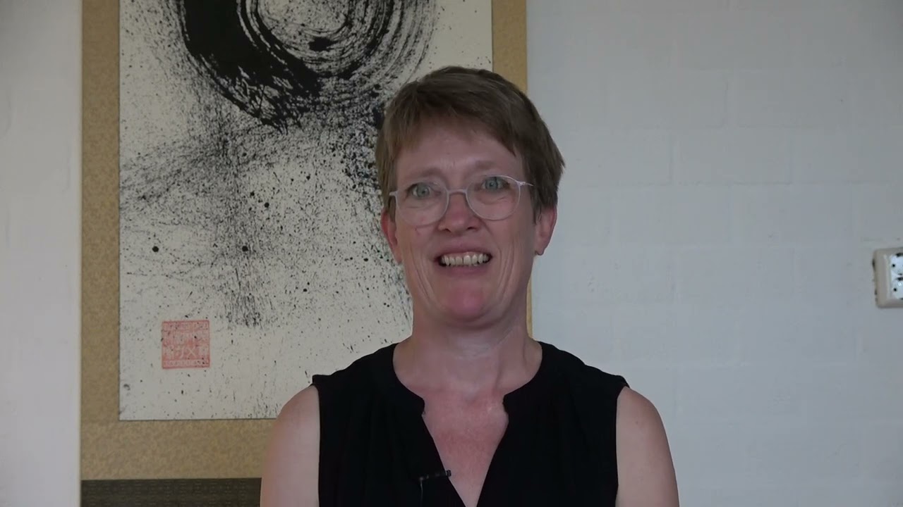Zenleraar Anke Welten / Zen.nl Dordrecht stelt zich voor en vertelt wat mediteren met je doet.