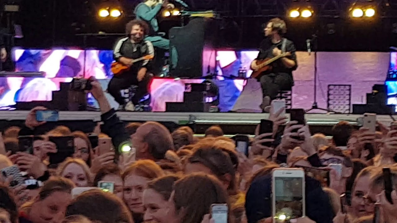 Wincent Weiss u. Band Stars at the Beach Heiligenhafen