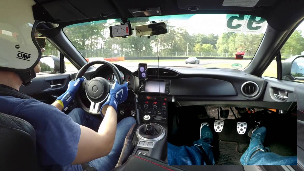 Toyota GT86 vs. Porsche Cayman, at Zolder Circuit