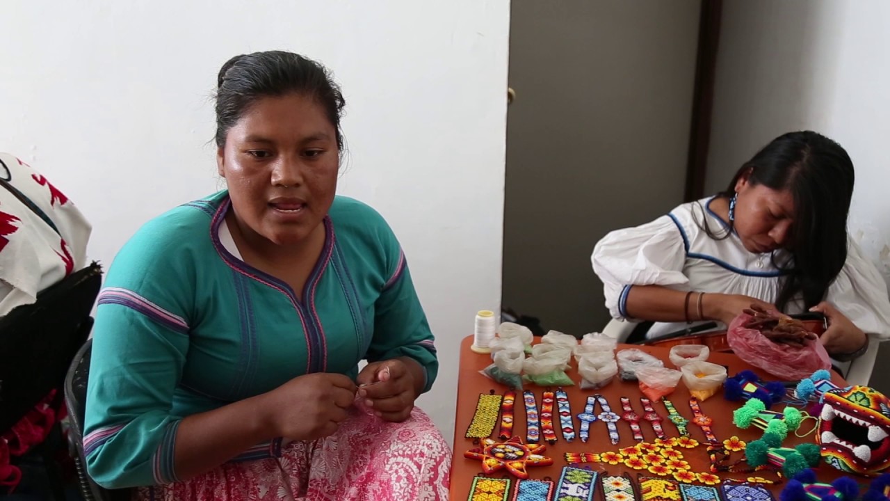 Algunos creadores del Sagrado Arte Huichol
