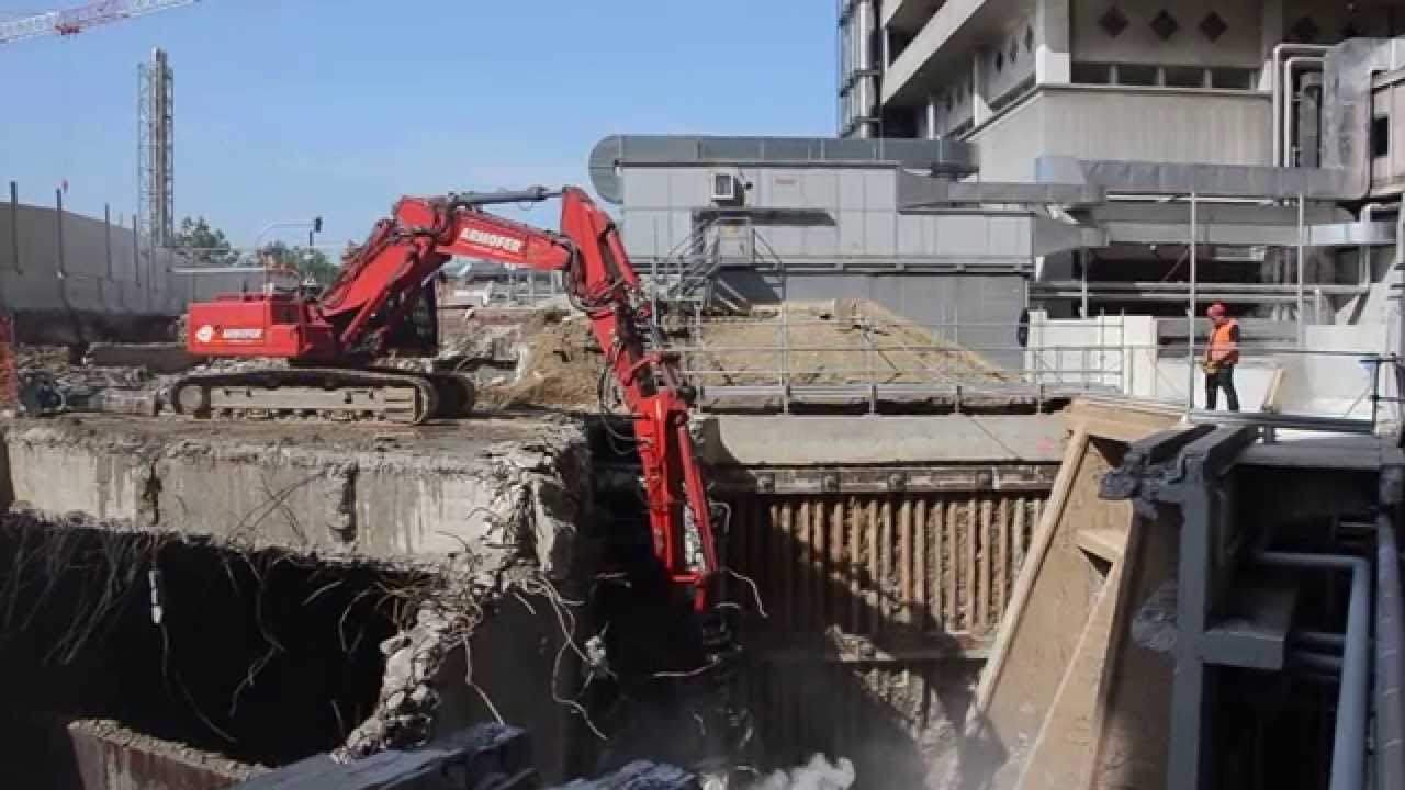 Volvo EC 290C remote controlled demolition excavator - Armofer Cinerari Luigi