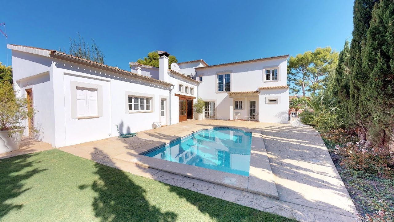 Homely 💕beach side villa for sale in Palmanova, Mallorca