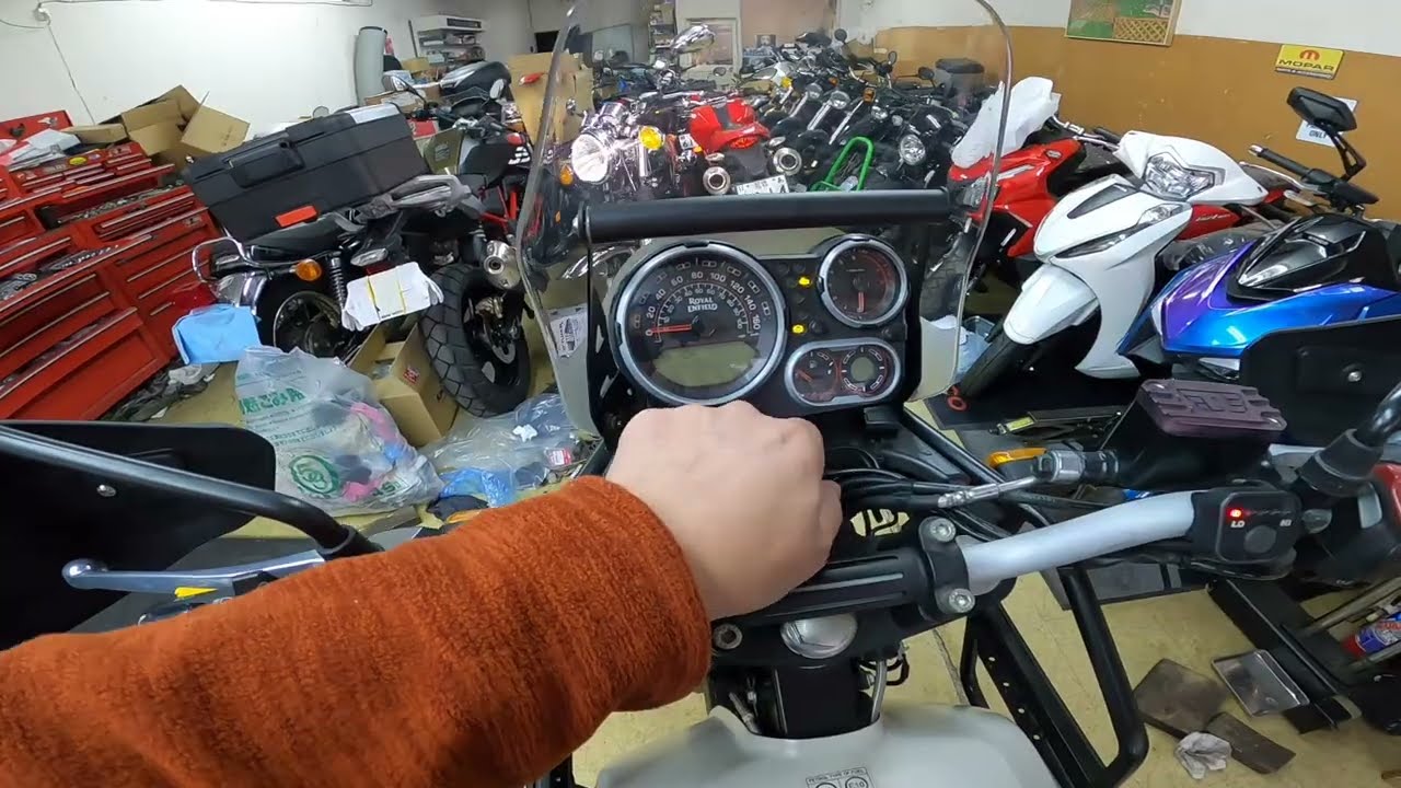 R.E HIMALAYAN411 ヒマラヤを走るためのオートバイ　中古車参考動画