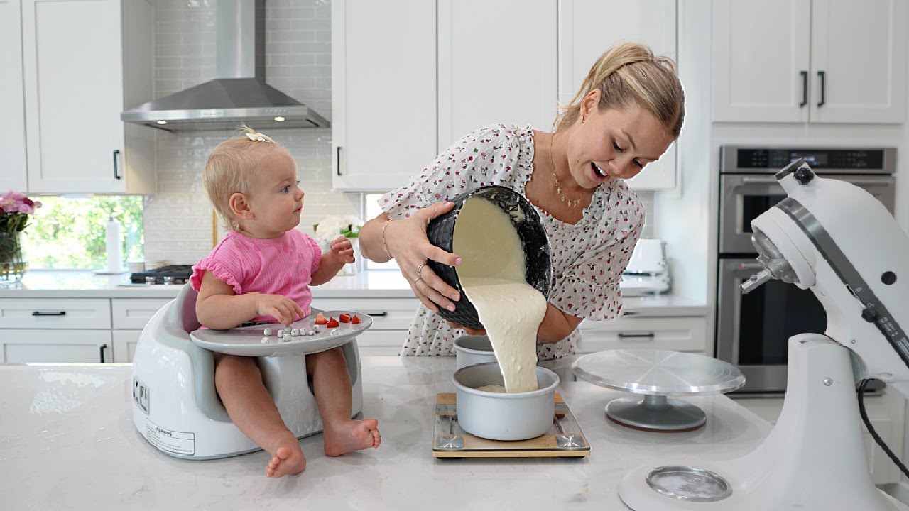 The Bella and Story Baking Show! *Birthday Cake*