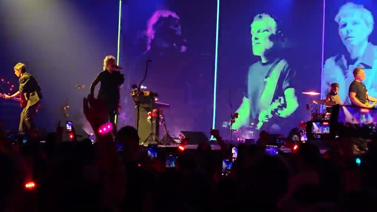 INDOCHINE - Canary Bay ( concert live )