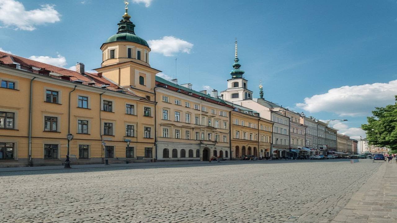 Varsovian Drives: Exploring Warsaw's Streets by Car
