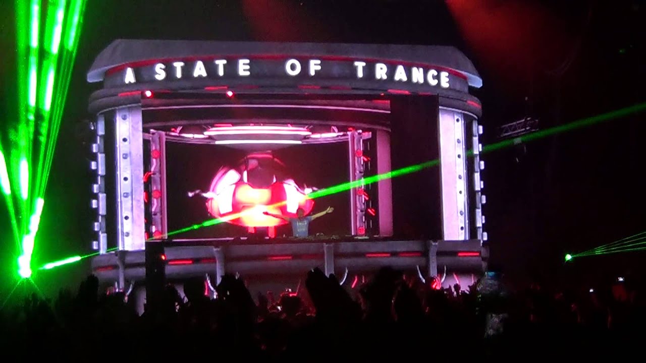 ASOT 600 Sofia 21 @ Armin Van Buuren & Ana Criado vs. Broning - Suddenly Smash (AvBMashup)
