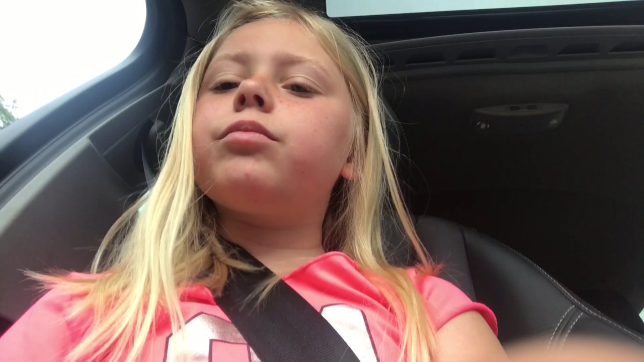 Amelia får en egen häst på sin 7 års dag