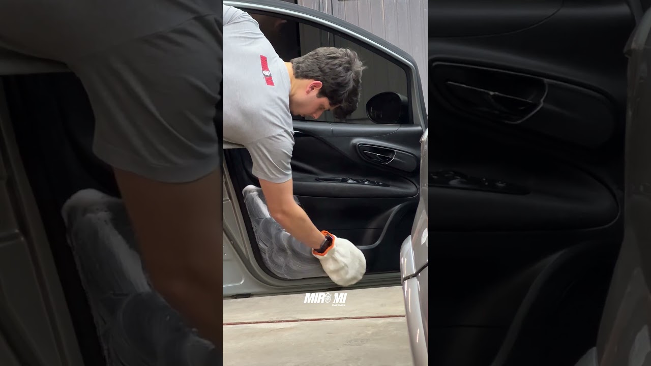 Limpando interior do ve&iacute;culo com INNERSCRUB e INSIDE Carpro!! Usa escova ou pincel nesse servi&ccedil;o?🤔