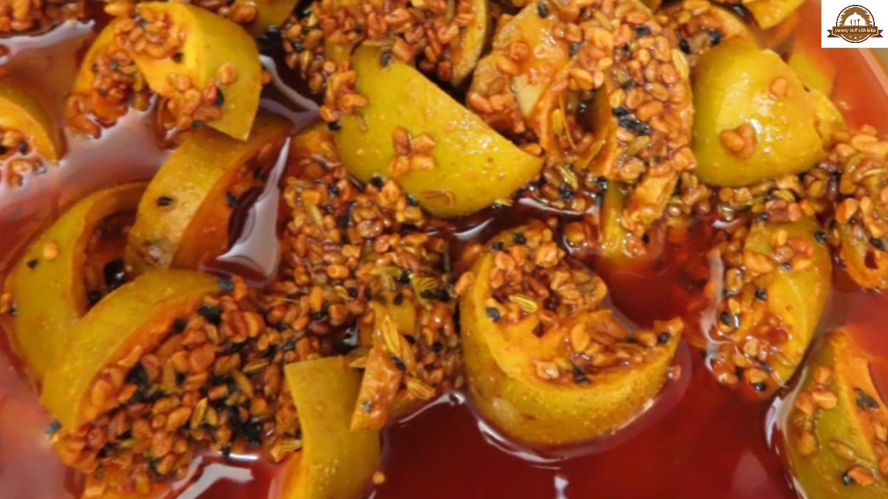 राजस्थानी कच्चे आम का पारम्परिक अचार बनाने का आसान तरीका - Rajasthani Keri Ka Aachar
