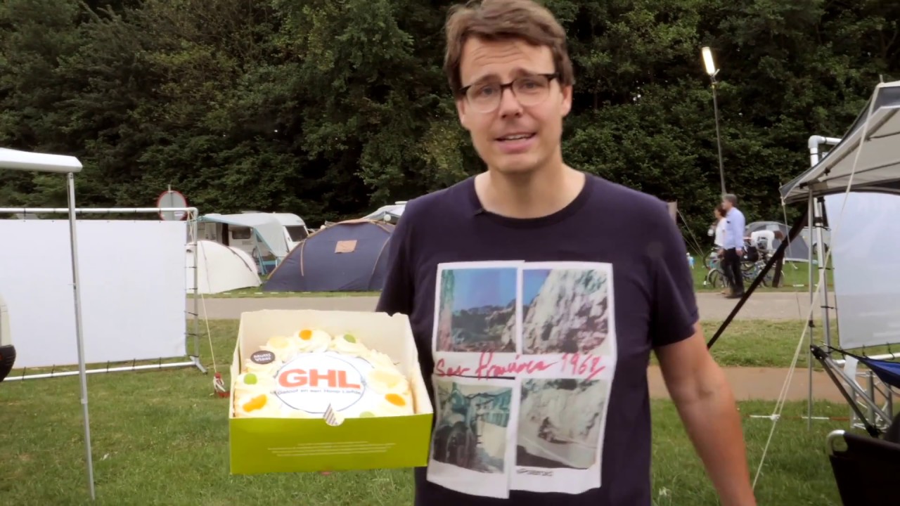 Henk op de Camping aflevering 1 - Gefelicitaart!