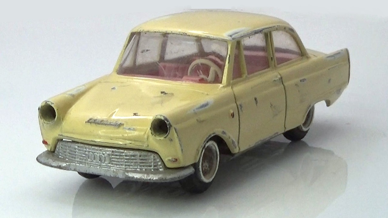 Auto Union DKW Junior firmy Tekno.  Przywr&oacute;cenie do stanu fabrycznego. Model odlewany.