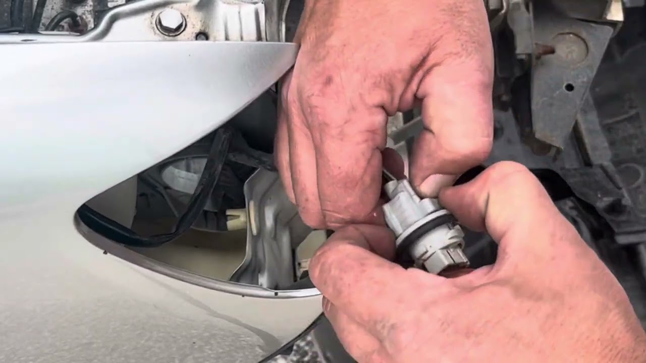 Replacing a 2006-2008 Subaru Forester Headlight Assembly
