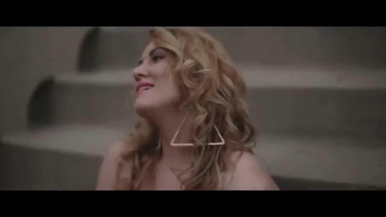 Laura - Sans un mot (Clip Officiel 2014)