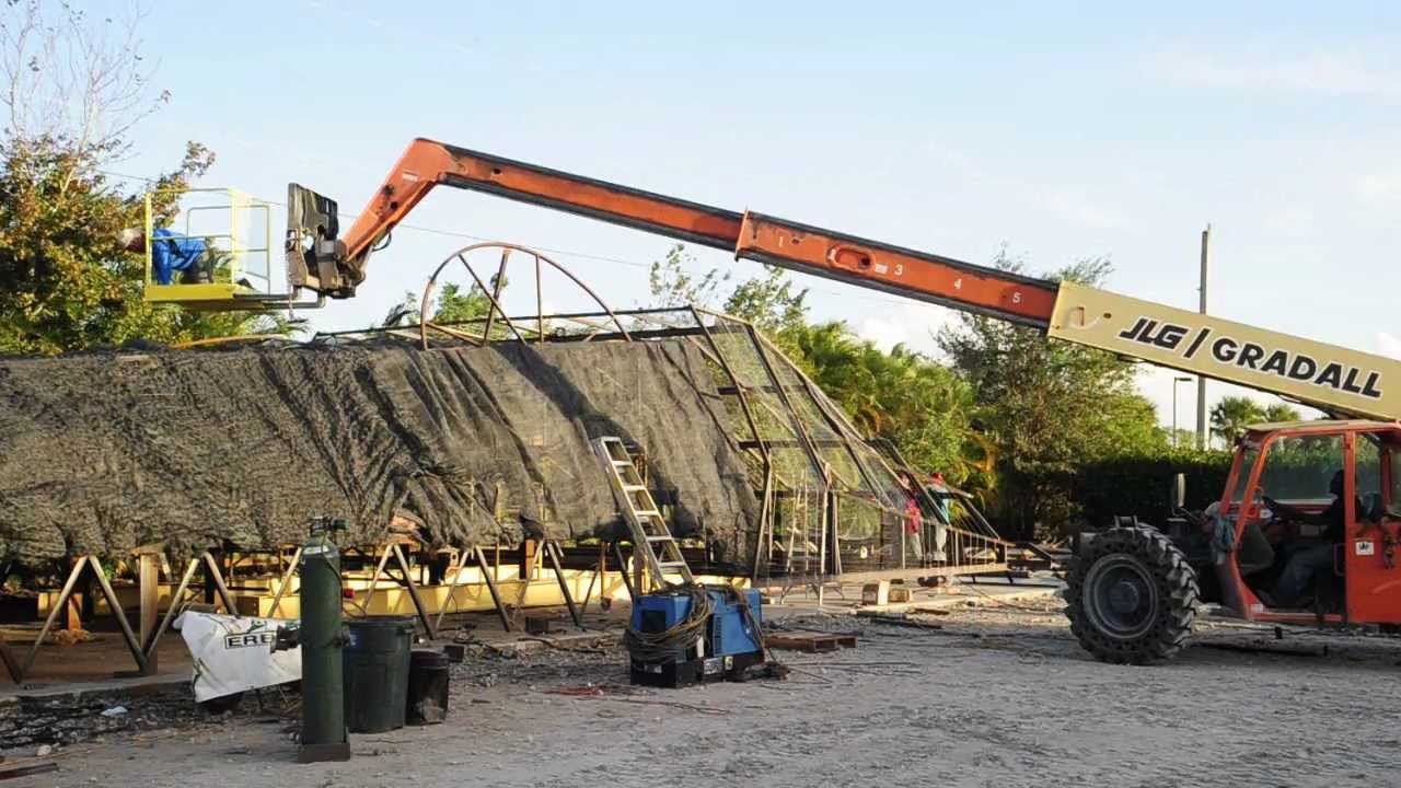 How to Skin a Gator - worlds largest alligator