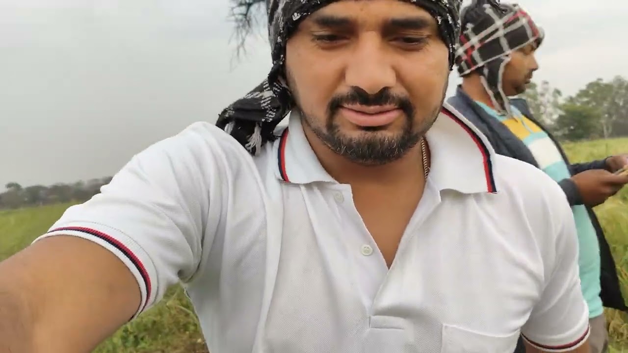 😀आज गांव में तेज बारिश ⛈️ में पटवारी मित्र के साथ मैं 💐🏞️ गिरदावरी करने गये  😂