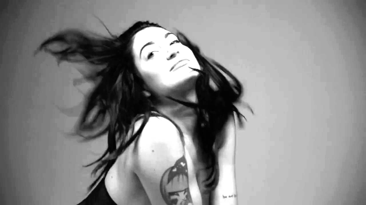 Porcelain Black - One Woman Army