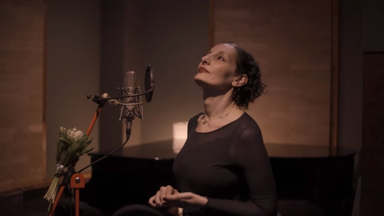 Debo Trio /Aşk bu değil