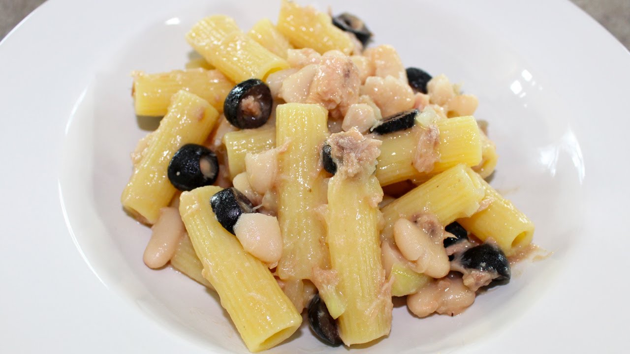 Pasta tonno fagioli e olive nere | Carlo Gaiano